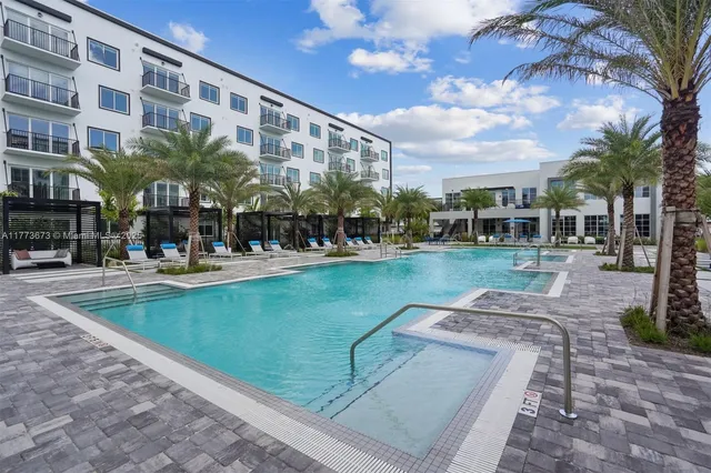 $4,085 | 2095 West Atlantic Avenue, Unit C1, Delray Beach, FL 33445