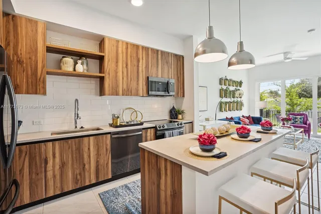 $4,085 | 2095 West Atlantic Avenue, Unit C1, Delray Beach, FL 33445