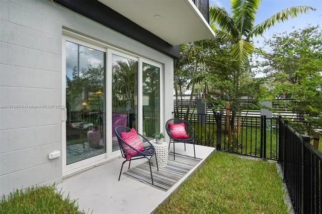 $4,085 | 2095 West Atlantic Avenue, Unit C1, Delray Beach, FL 33445