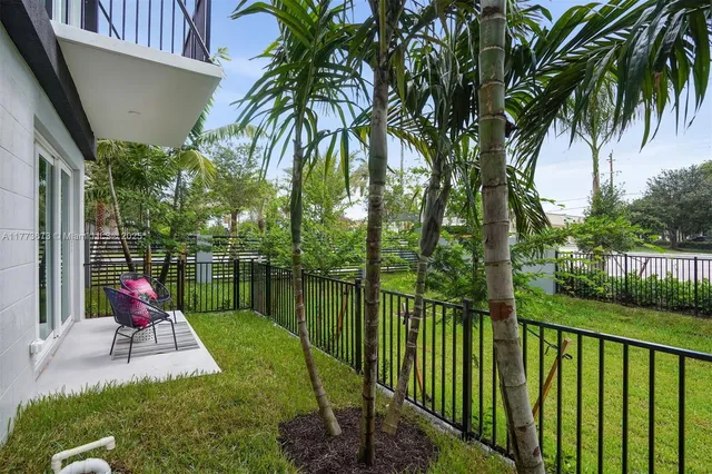 $4,085 | 2095 West Atlantic Avenue, Unit C1, Delray Beach, FL 33445