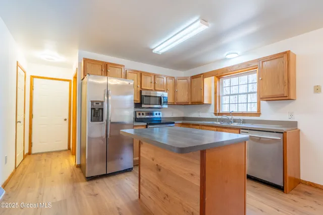 $2,800 | 4819 Highway 50, Northumberland, NY 12831