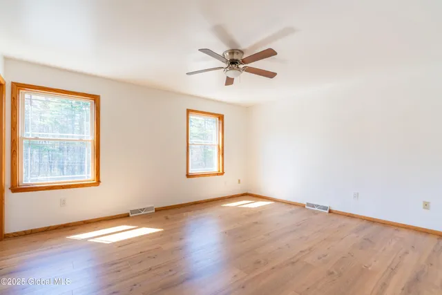 $2,800 | 4819 Highway 50, Northumberland, NY 12831