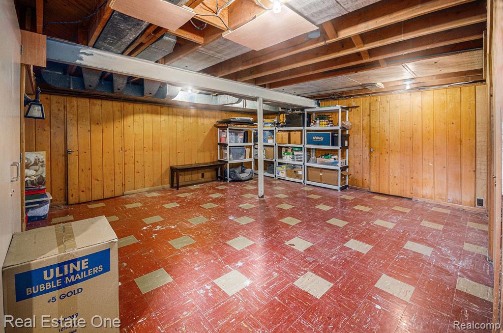 1651 Littlestone Road Grosse Pointe Woods, MI 48236 - Photo 15 of 17