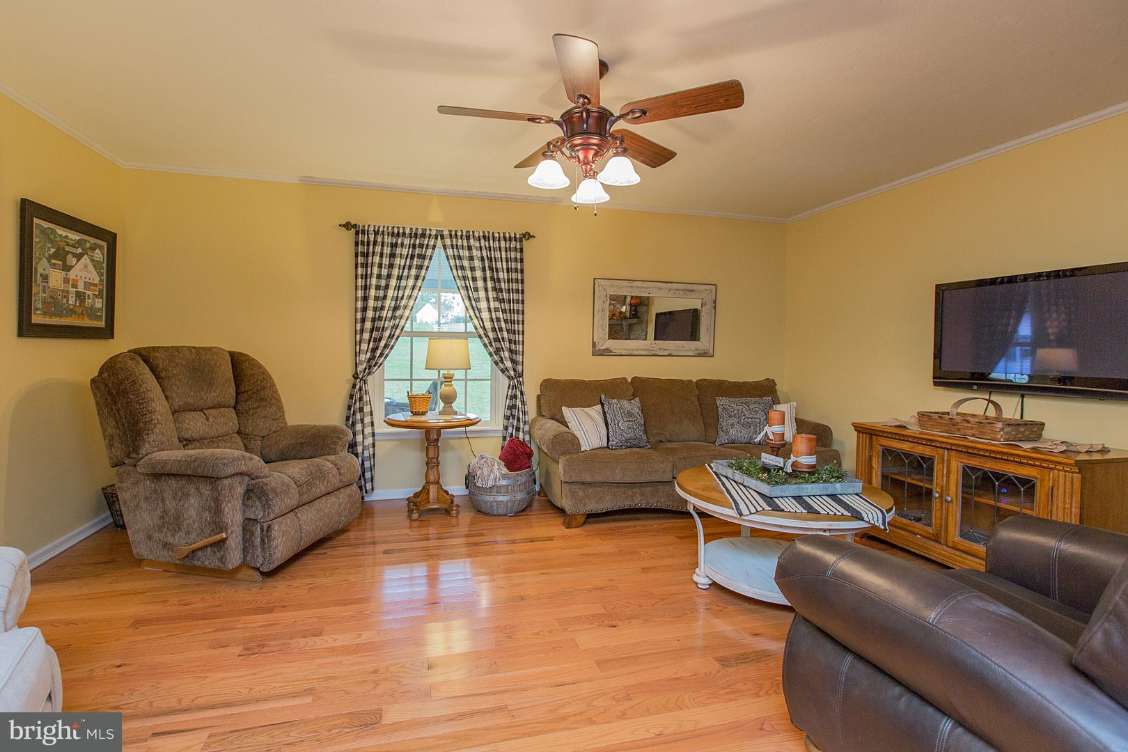 840 East Butter Road York, PA 17406 - Photo 11 of 68