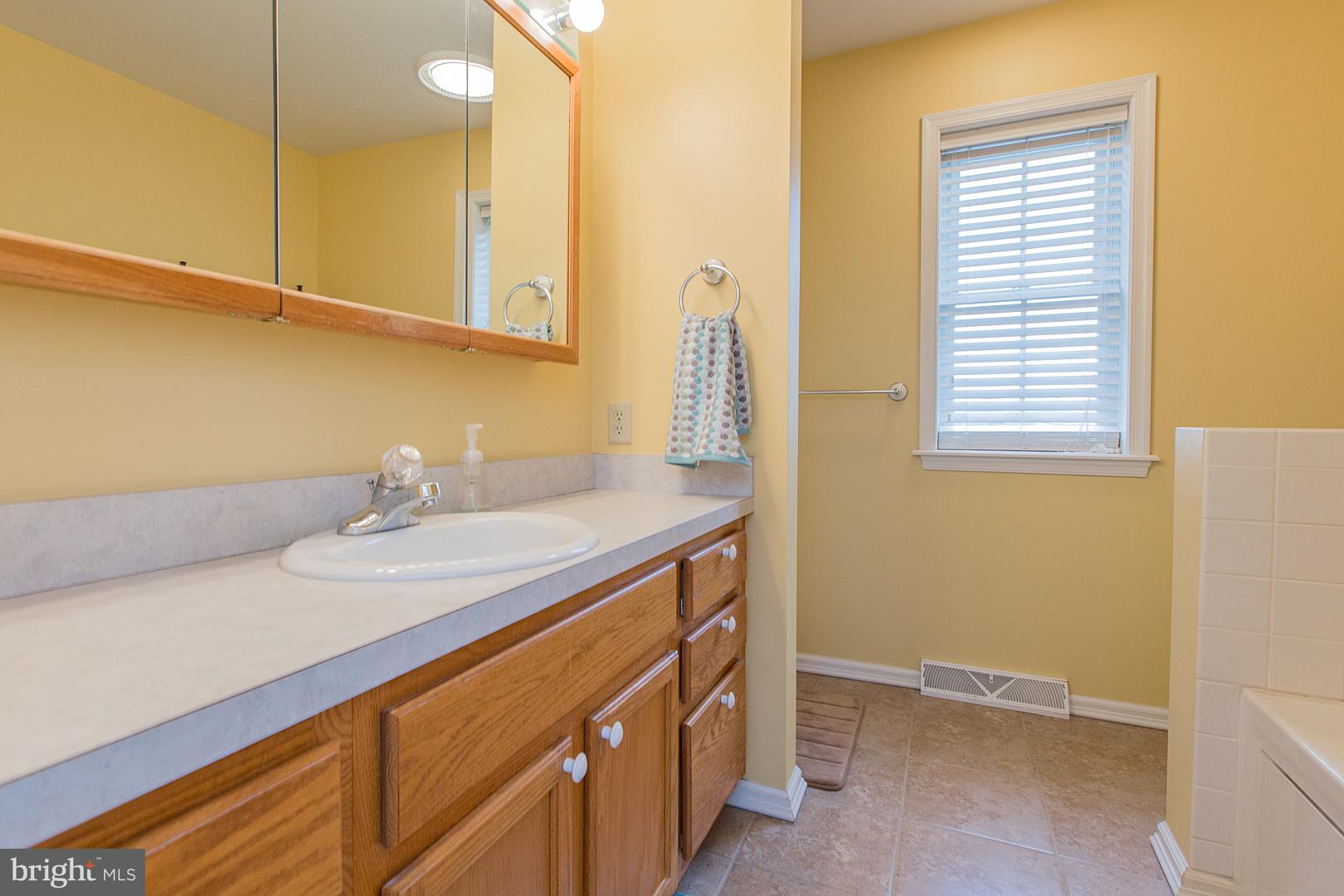 840 East Butter Road York, PA 17406 - Photo 30 of 68