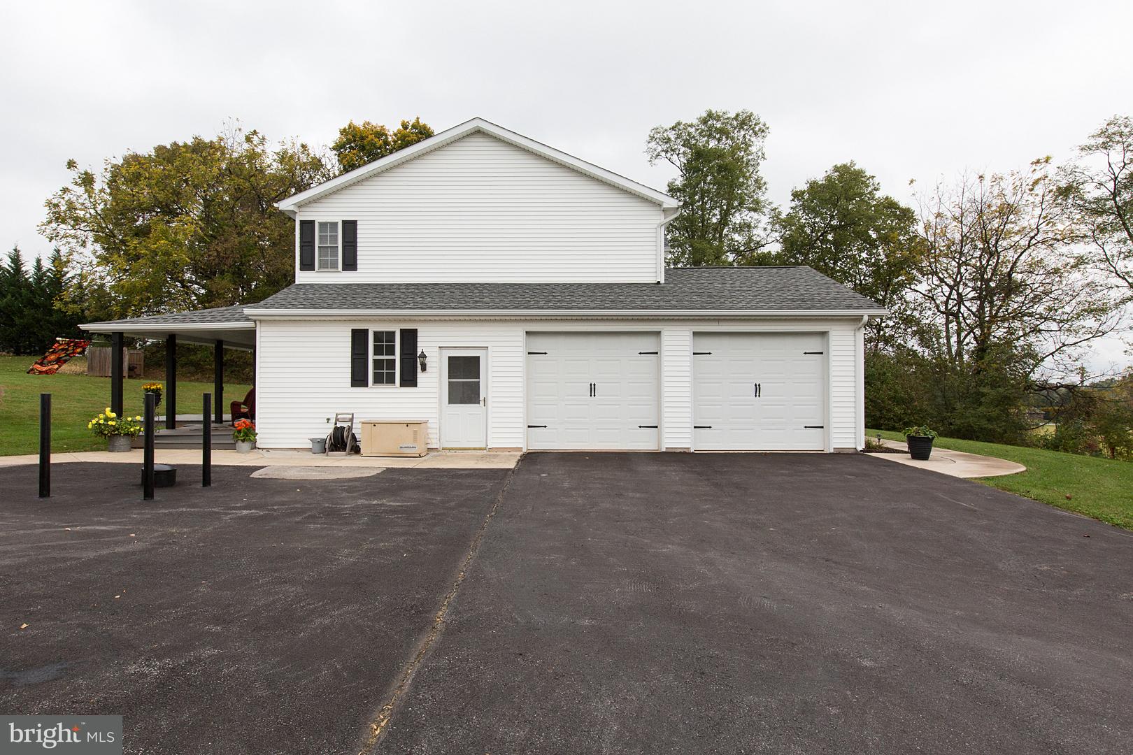 840 East Butter Road York, PA 17406 - Photo 4 of 68