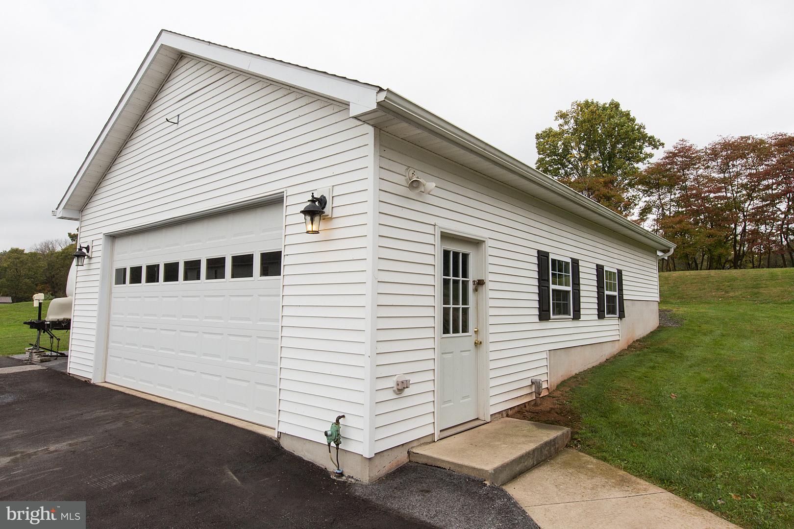 840 East Butter Road York, PA 17406 - Photo 60 of 68