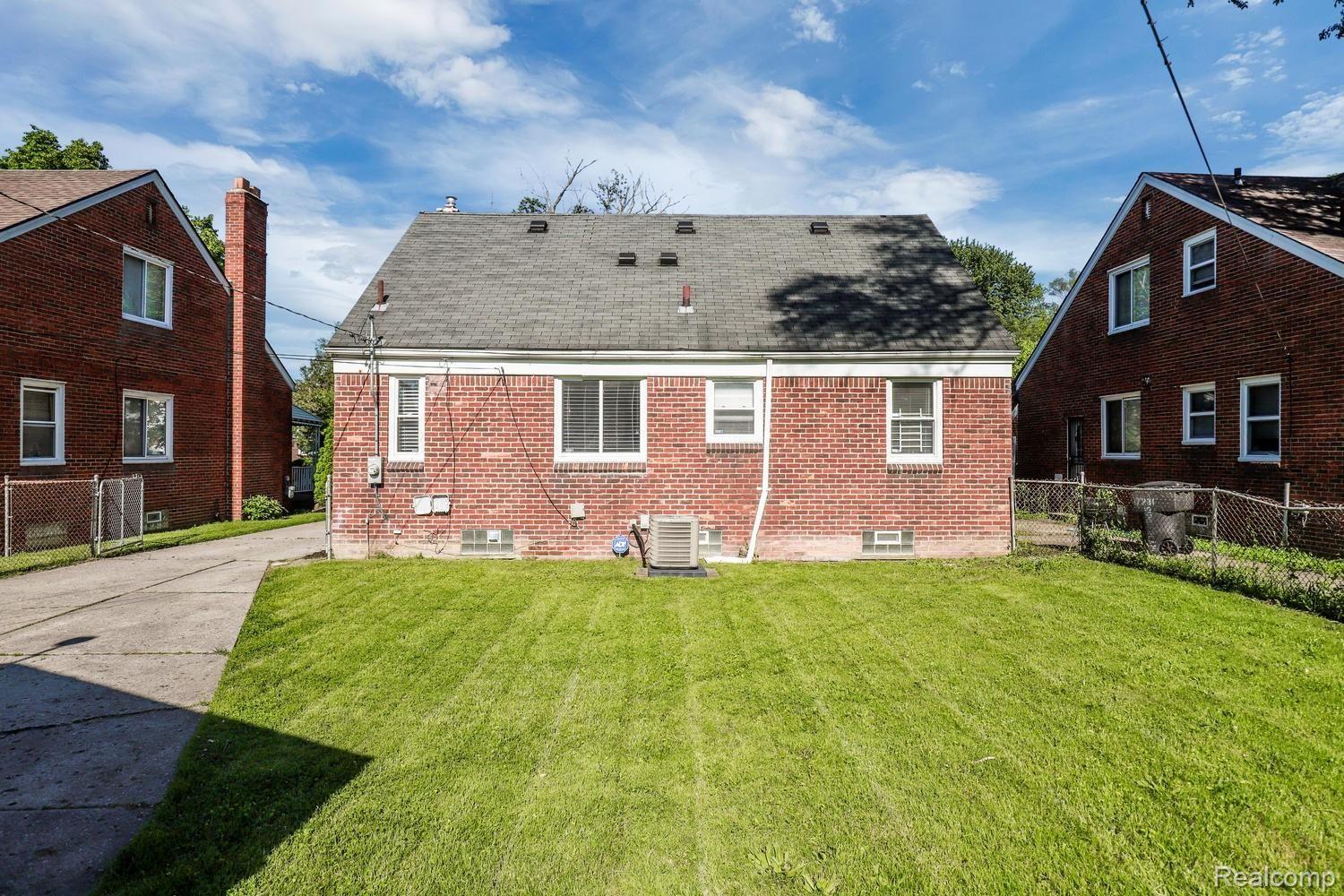 17241 Sunderland Road Detroit, MI 48219 - Photo 2 of 17 17241 Sunderland Rd Detroit MI-large-035-039-17241 Sunderland Rd Detroit MI-1500x1000-72dpi.jpg