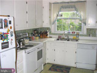 14 Rutledge Avenue Ewing, NJ 08618 - Photo 2 of 6