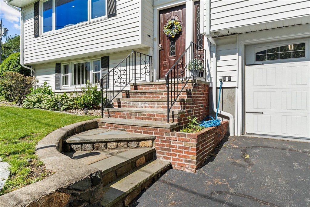 29 Copeland Road Lynn, MA 01904 - Photo 3 of 42 Gallery Image 3