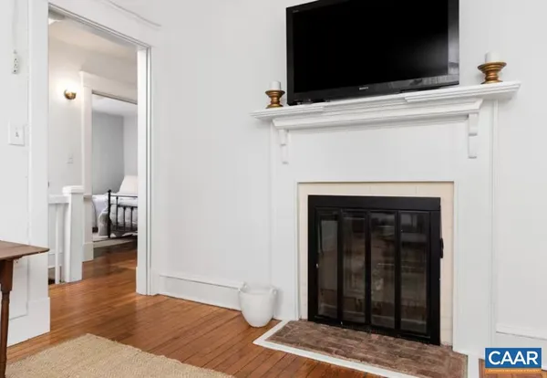 $2,600 | 243 Shamrock Road, Charlottesville, VA 22903