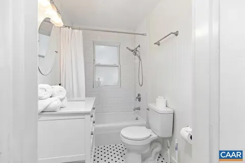 $2,600 | 243 Shamrock Road, Charlottesville, VA 22903