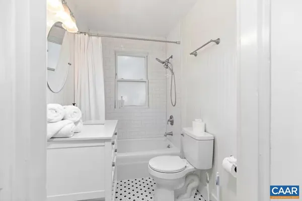 $2,600 | 243 Shamrock Road, Charlottesville, VA 22903