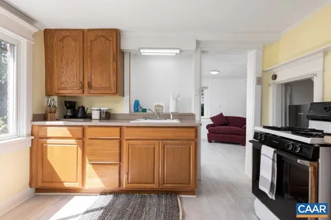 $2,600 | 243 Shamrock Road, Charlottesville, VA 22903