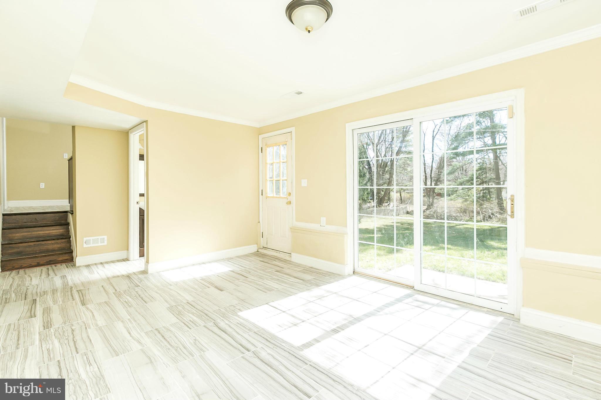 4909 Old Court Road Randallstown, MD 21133 - Photo 13 of 28 Family Room