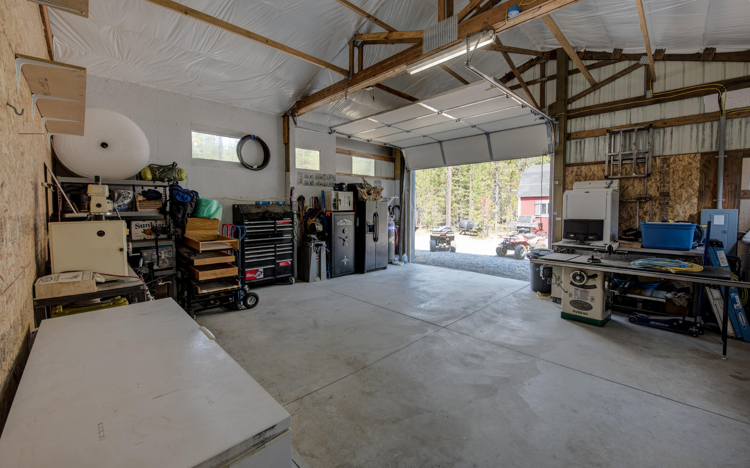 52357 Dustan Road La Pine, OR 97739 - Photo 35 of 37 #23 Shop inside looking out