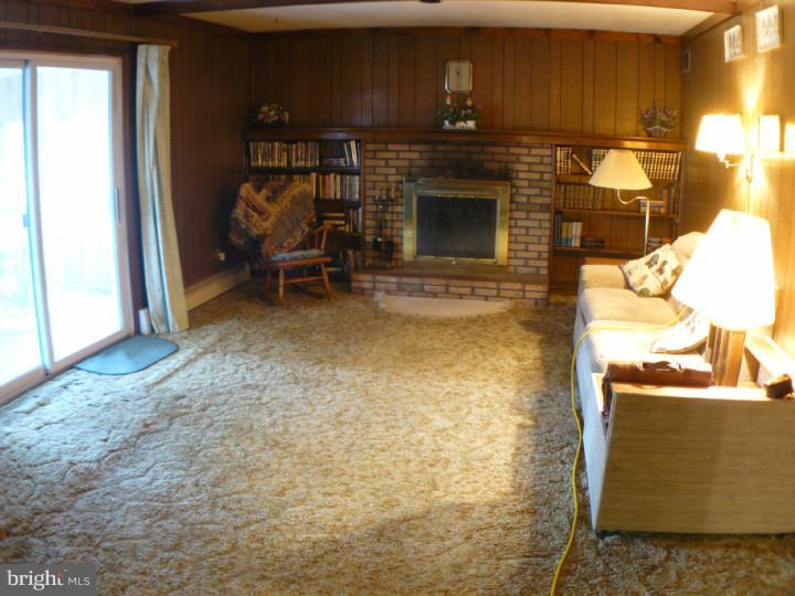 31 Deerpath Road Chalfont, PA 18914 - Photo 6 of 12 Family Room