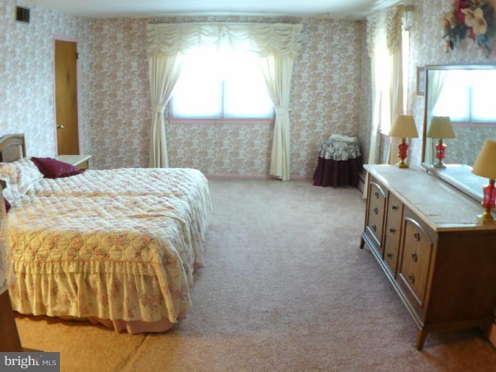 31 Deerpath Road Chalfont, PA 18914 - Photo 7 of 12 Bedroom - Main