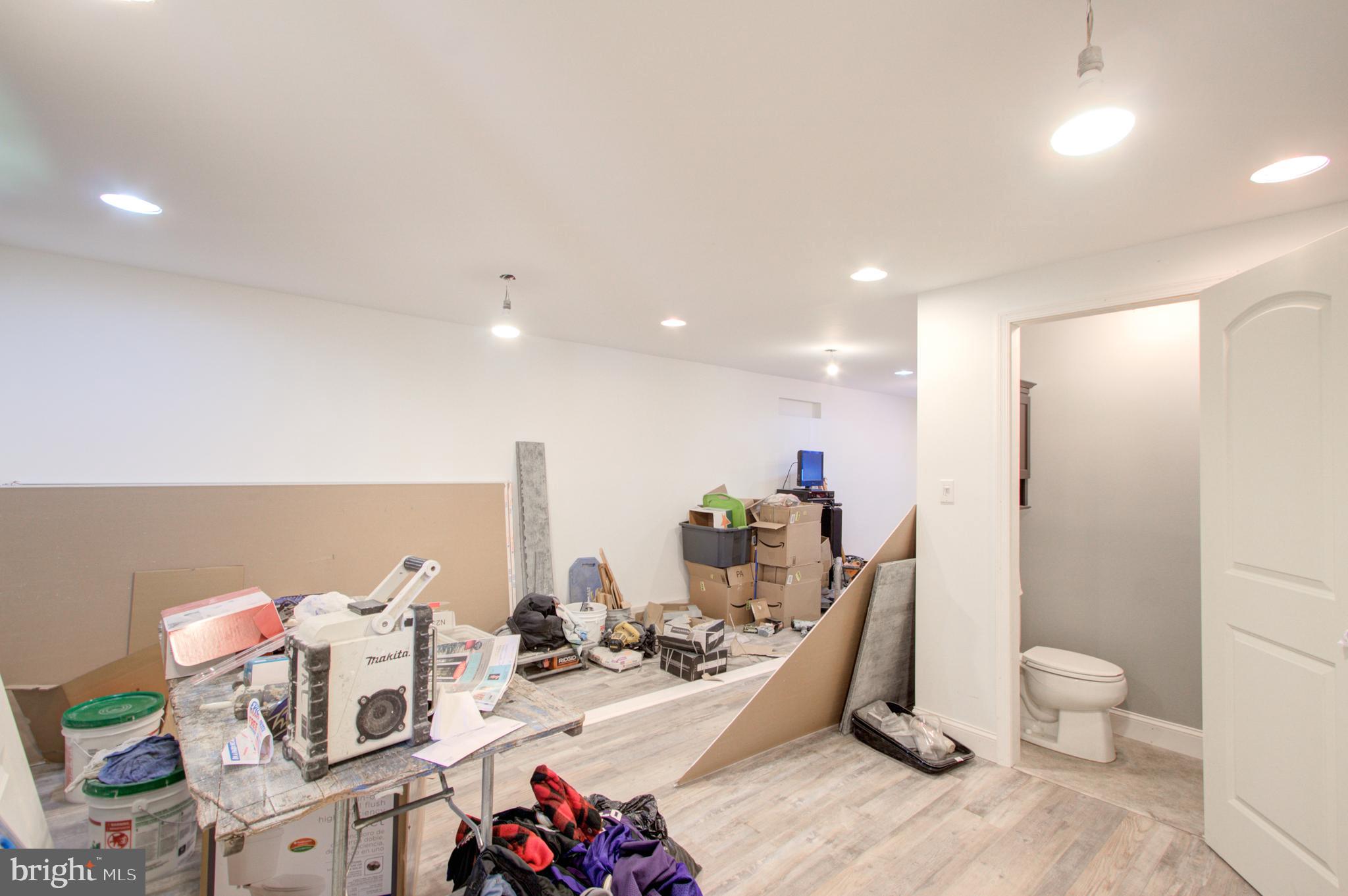 7360 Edsworth Road Baltimore, MD 21222 - Photo 3 of 18