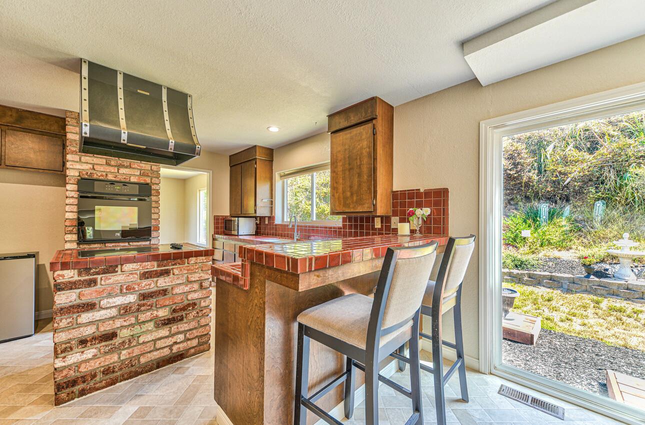 525 Strawberry Road Watsonville, CA 95076 - Photo 11 of 31 Gallery Image 11