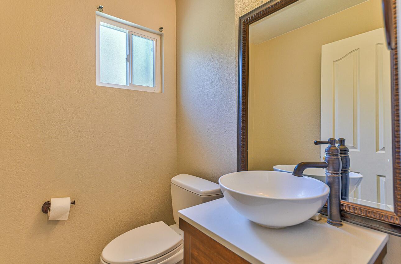 525 Strawberry Road Watsonville, CA 95076 - Photo 15 of 31 Gallery Image 15