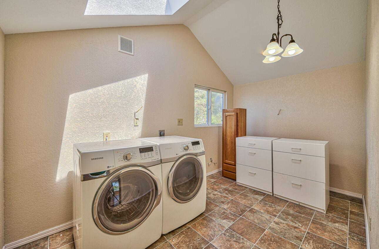 525 Strawberry Road Watsonville, CA 95076 - Photo 19 of 31 Gallery Image 19
