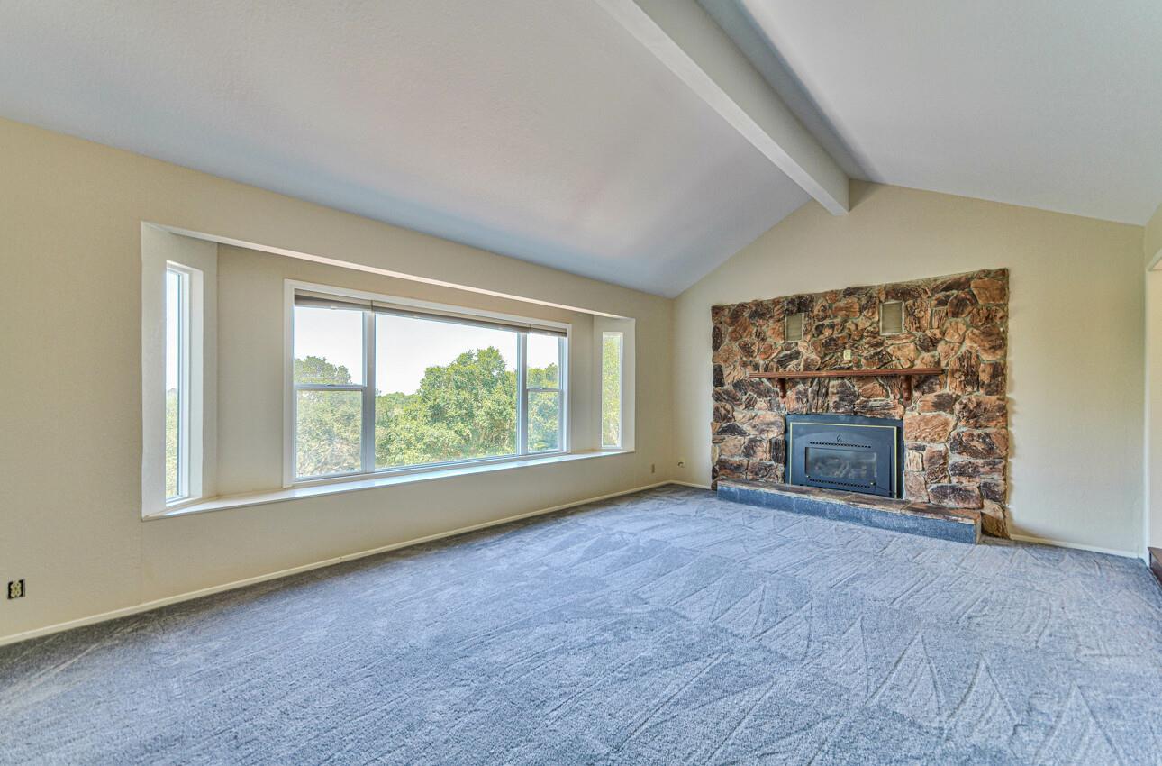 525 Strawberry Road Watsonville, CA 95076 - Photo 7 of 31 Gallery Image 7