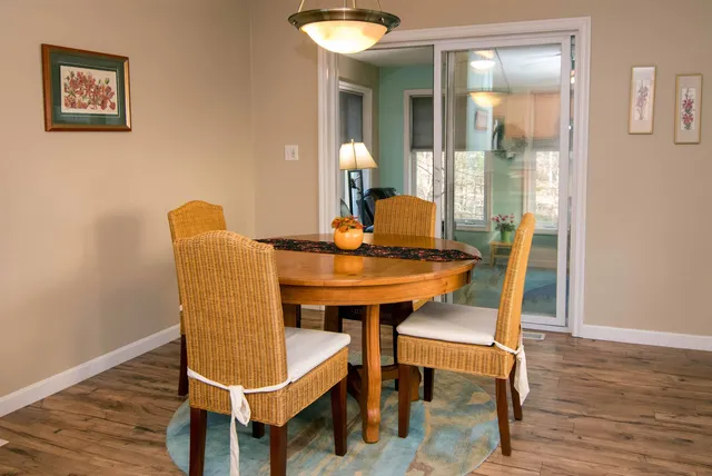 $450,000 | 20 Locksley Lane, Raymond, NH 03077