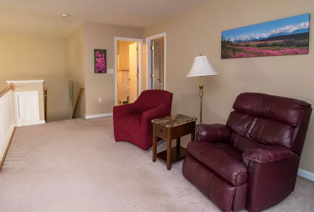 $450,000 | 20 Locksley Lane, Raymond, NH 03077