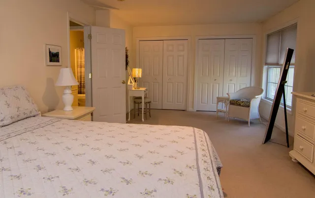 $450,000 | 20 Locksley Lane, Raymond, NH 03077