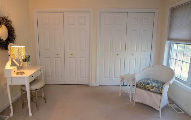 $450,000 | 20 Locksley Lane, Raymond, NH 03077