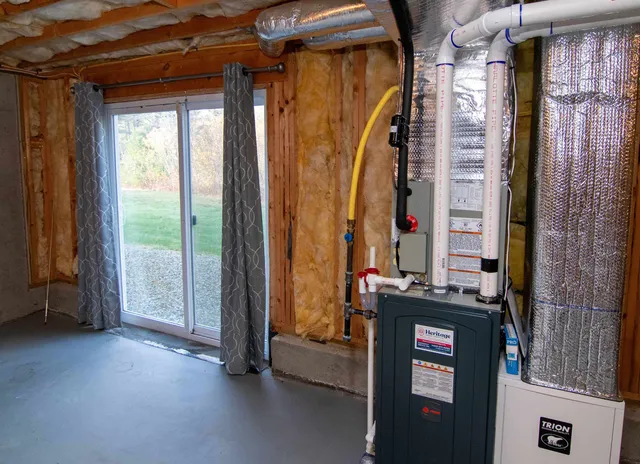 $450,000 | 20 Locksley Lane, Raymond, NH 03077