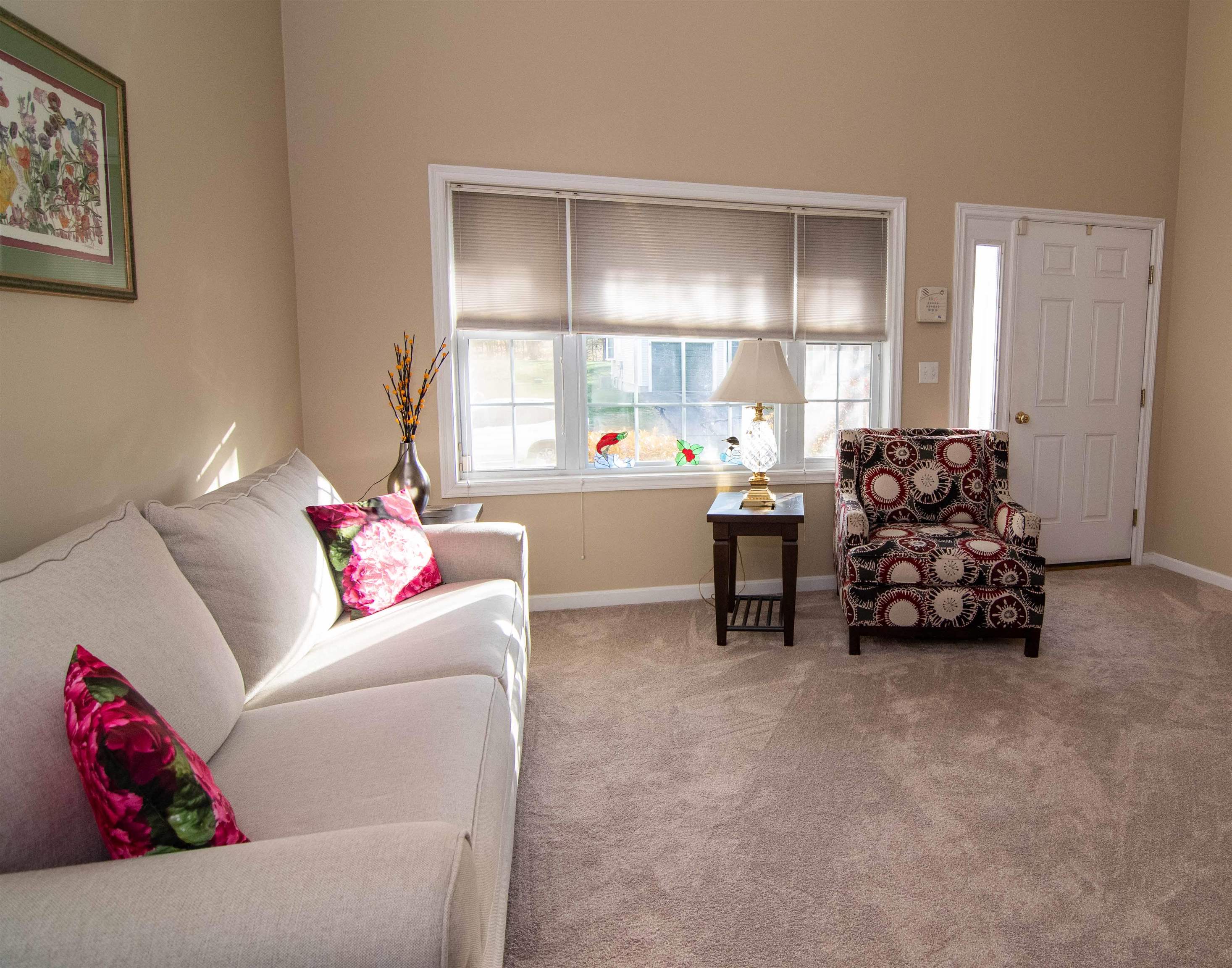 20 Locksley Lane Raymond, NH 03077 - Photo 3 of 34