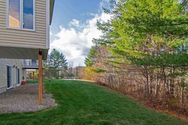 $450,000 | 20 Locksley Lane, Raymond, NH 03077