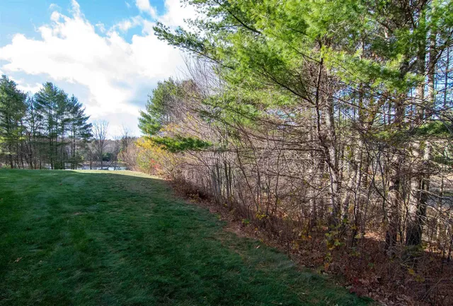 $450,000 | 20 Locksley Lane, Raymond, NH 03077