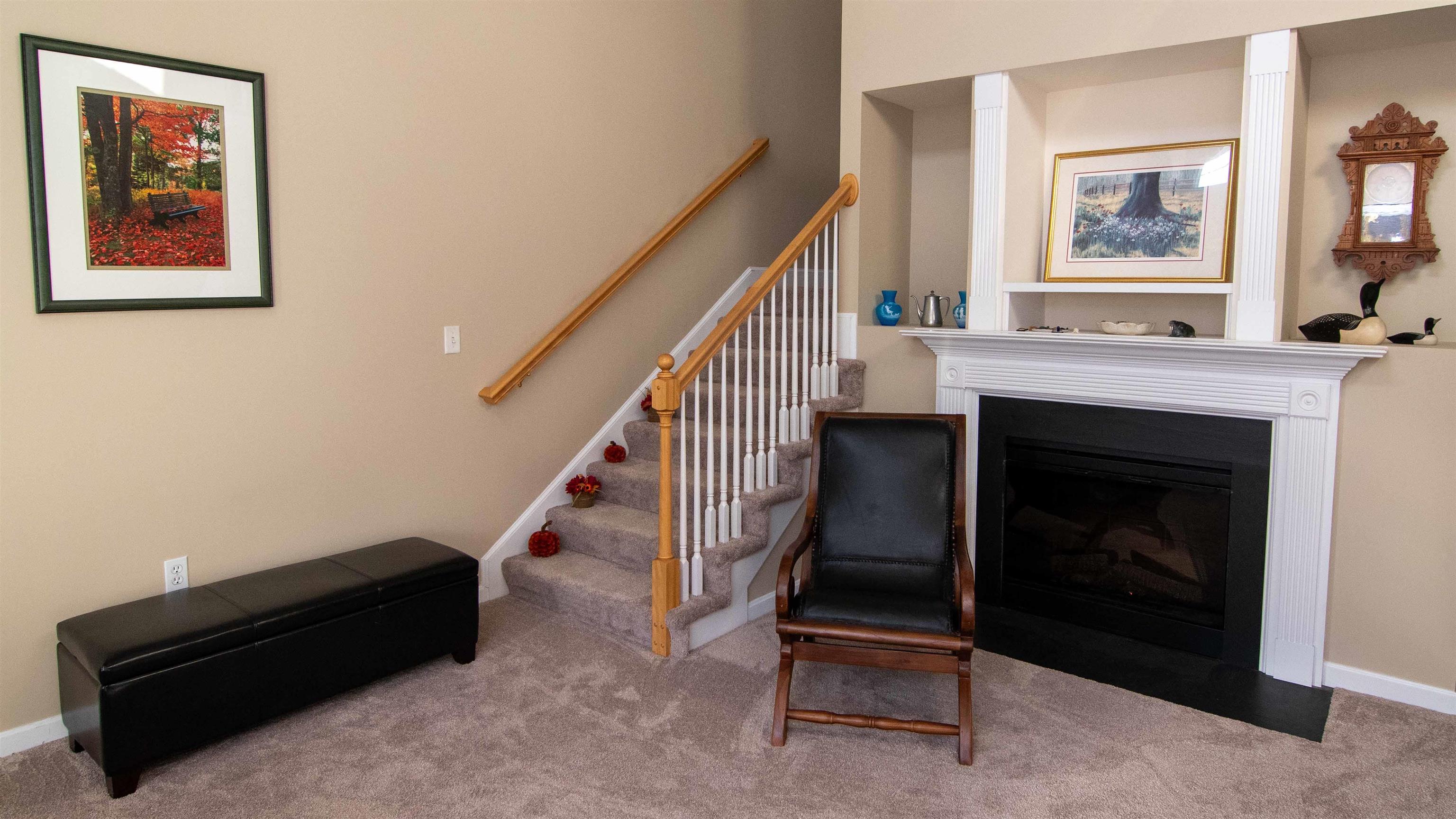 20 Locksley Lane Raymond, NH 03077 - Photo 5 of 34