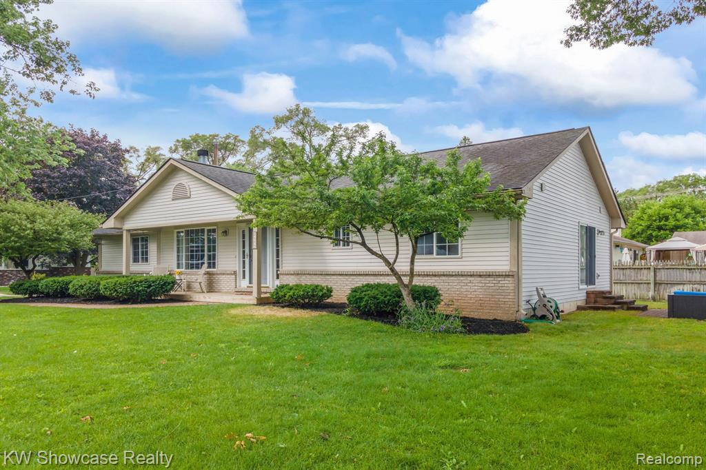3615 Moberly Road Commerce Township, MI 48382 - Photo 6 of 28
