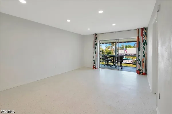 $2,250 | 6731 Panther Lane, Unit D6, Fort Myers, FL 33919