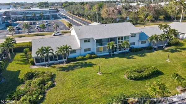 $2,250 | 6731 Panther Lane, Unit D6, Fort Myers, FL 33919