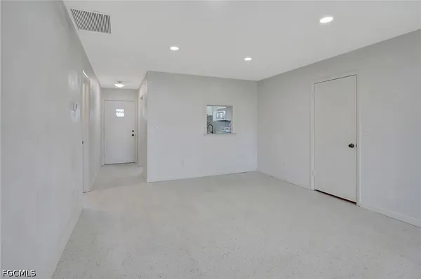 $2,250 | 6731 Panther Lane, Unit D6, Fort Myers, FL 33919