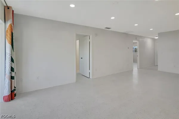 $2,250 | 6731 Panther Lane, Unit D6, Fort Myers, FL 33919