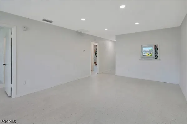 $2,250 | 6731 Panther Lane, Unit D6, Fort Myers, FL 33919