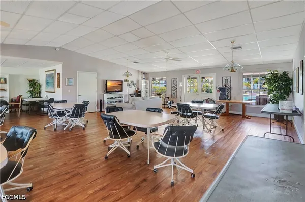 $2,250 | 6731 Panther Lane, Unit D6, Fort Myers, FL 33919