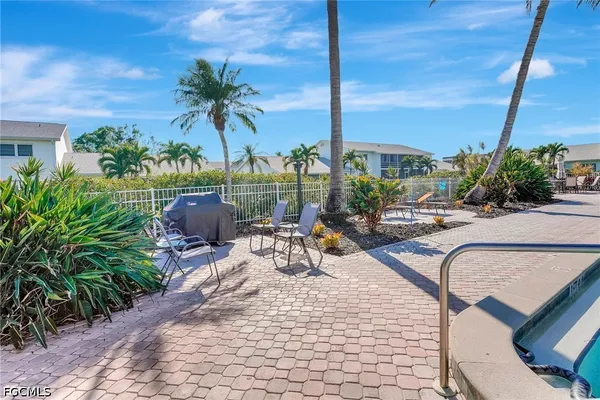 $2,250 | 6731 Panther Lane, Unit D6, Fort Myers, FL 33919