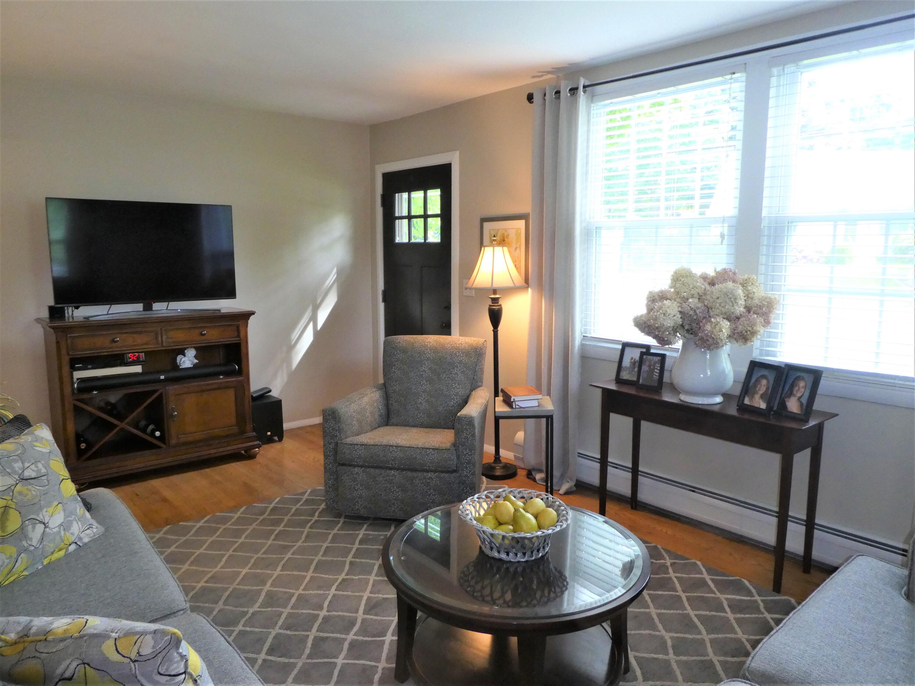 34 Coach Road South Portland, ME 04106 - Photo 18 of 35 living room