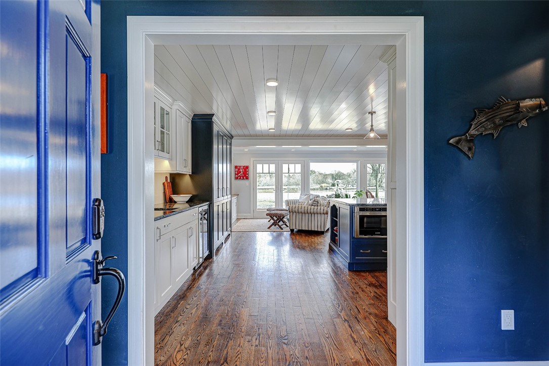 23 Surrey Road Barrington, RI 02806 - Photo 5 of 50