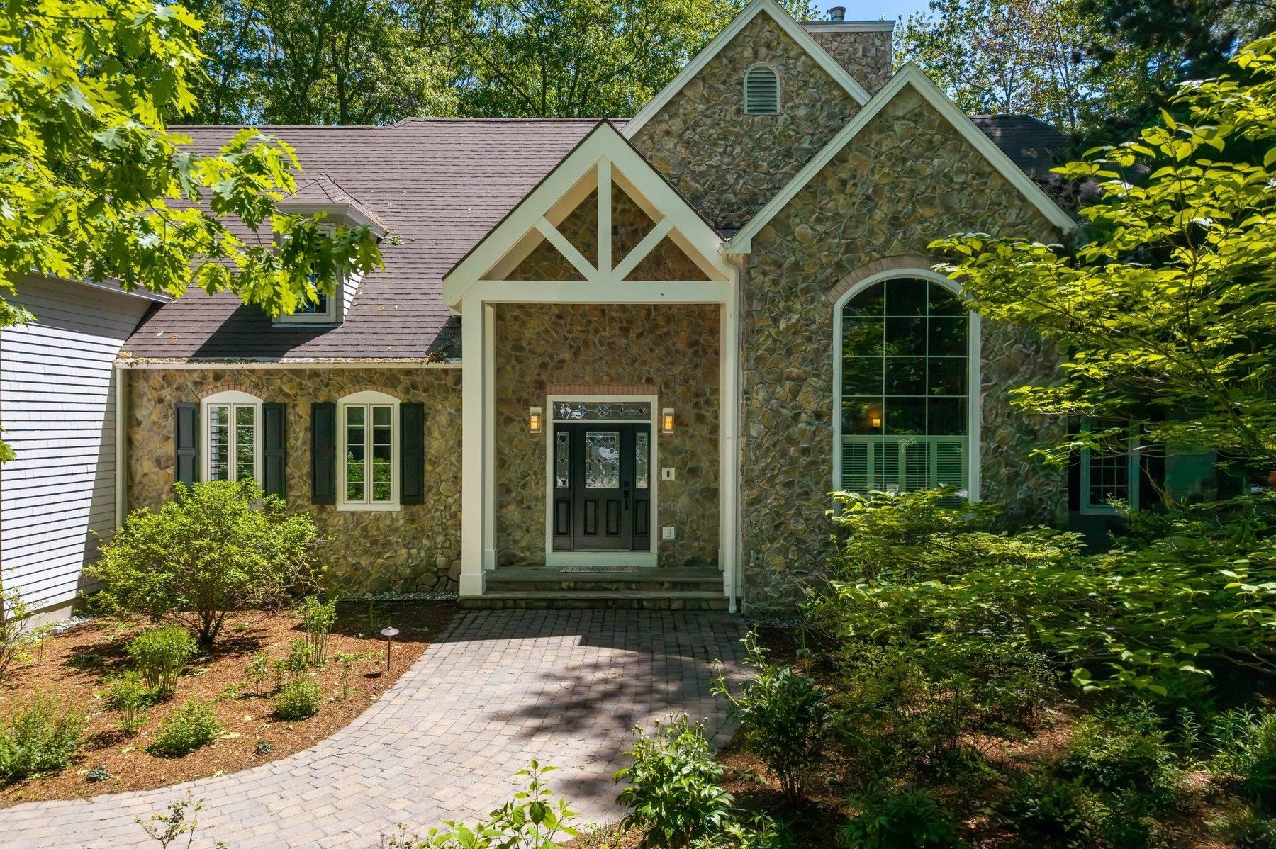 115 Odiorne Point Road Portsmouth, NH 03801 - Photo 2 of 60