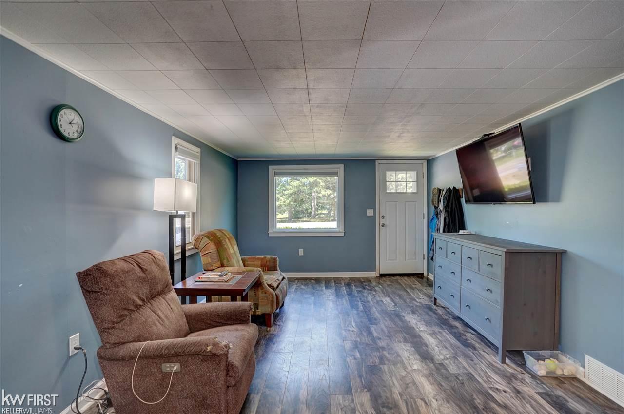 4313 Calkins Road Flint, MI 48532 - Photo 10 of 42