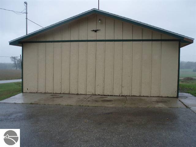 620 State Road West Branch, MI 48661 - Photo 2 of 13 1752895-1.JPG