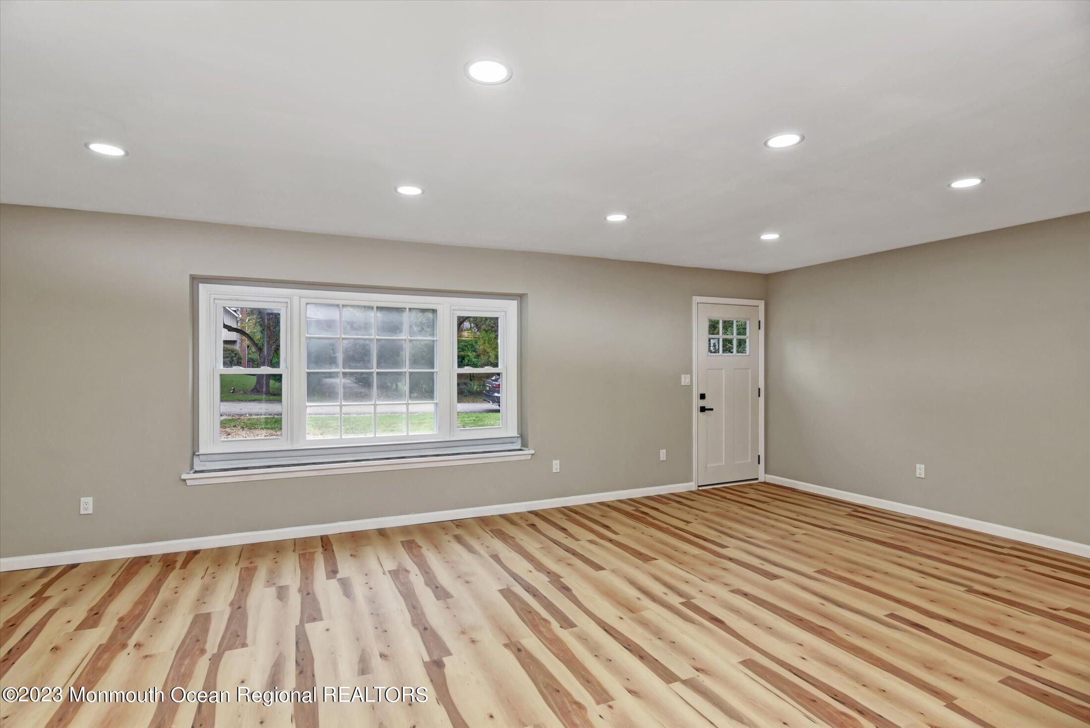 79 River Road Stanhope, NJ 07874 - Photo 22 of 29 04-Living & Dining Room